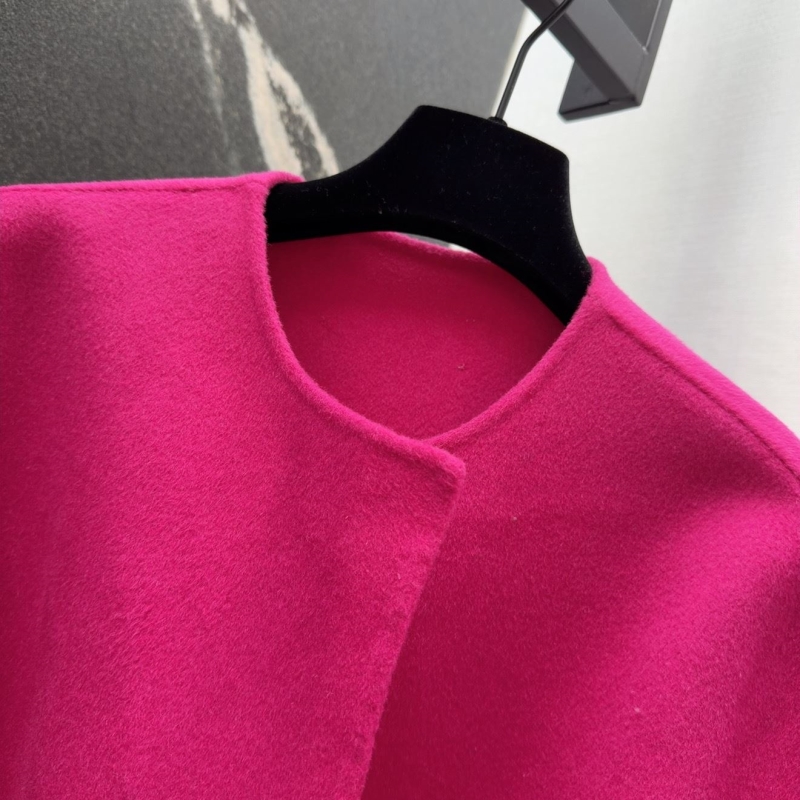 chr1st1an D10r outwear